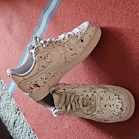 AWESOME CUSTOM BLACK AND RED SPLATTER NIKE AIR FORCE 1 SHOES - Picture 2 of 11